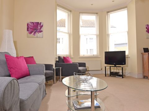 Self catering Eastbourne - Cavendish apartment - Exclusively Short Lets