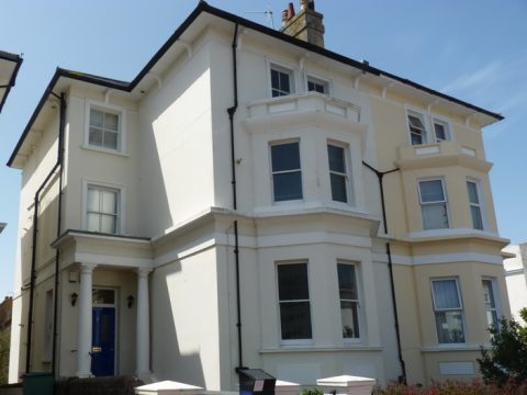 Self catering Eastbourne - Cavendish apartment - Exclusively Short Lets