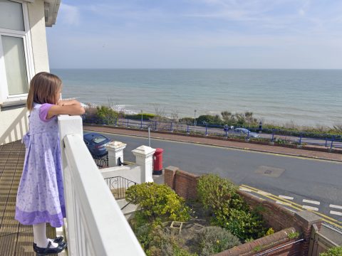 Eastbourne self catering apartments - Sea Dreams - Exclusively Short Lets