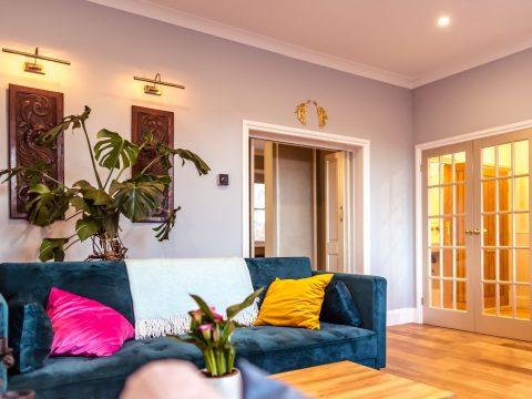 executive rental in Eastbourne dining table