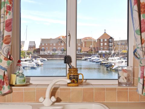 Dog friendly Eastbourne accommodation - Sail Away