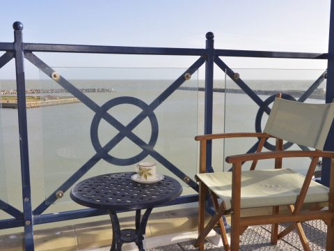 Exclusively Short Lets - Harbour Lookout - self catering accommodation in Eastbourne with sea views