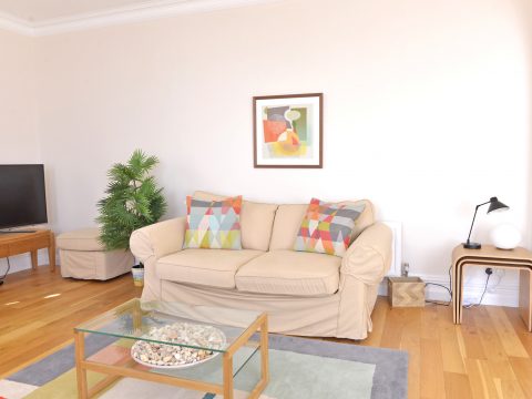 Eastbourne self catering apartments - Sea Dreams - Exclusively Short Lets