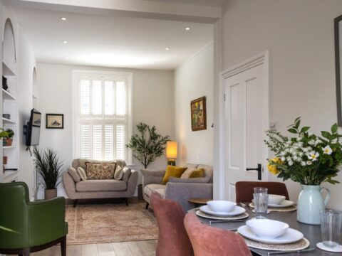 Eastbourne holiday let lounge